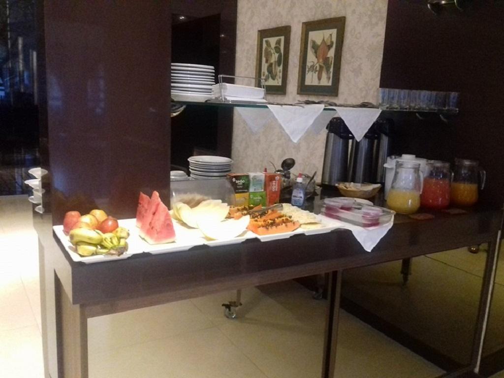 Wembley Park Hotel Porangatu Екстериор снимка